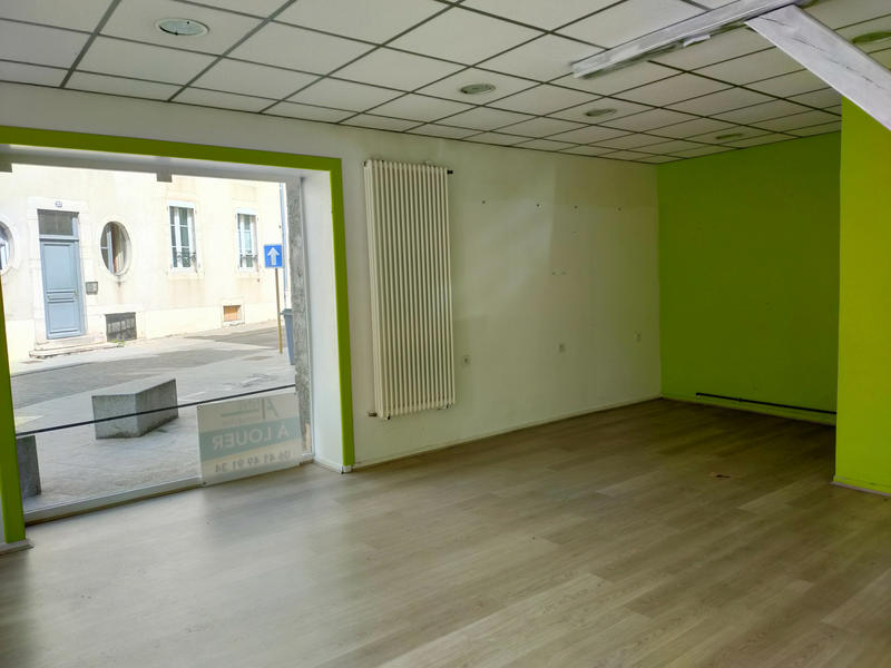 Local commercial - 141 m² - 3 pièces