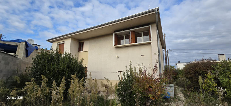 Maison - 93 m² - 4 pièces