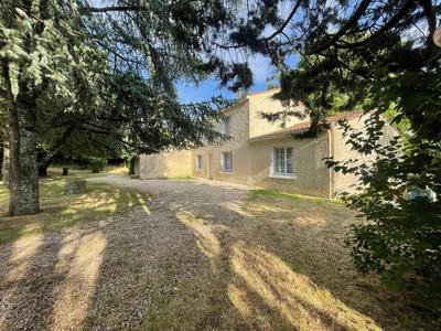 Maison - 158 m² - 7 pièces