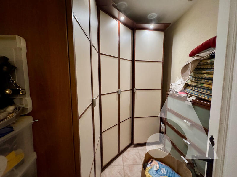 Maison - 247 m² - 7 pièces