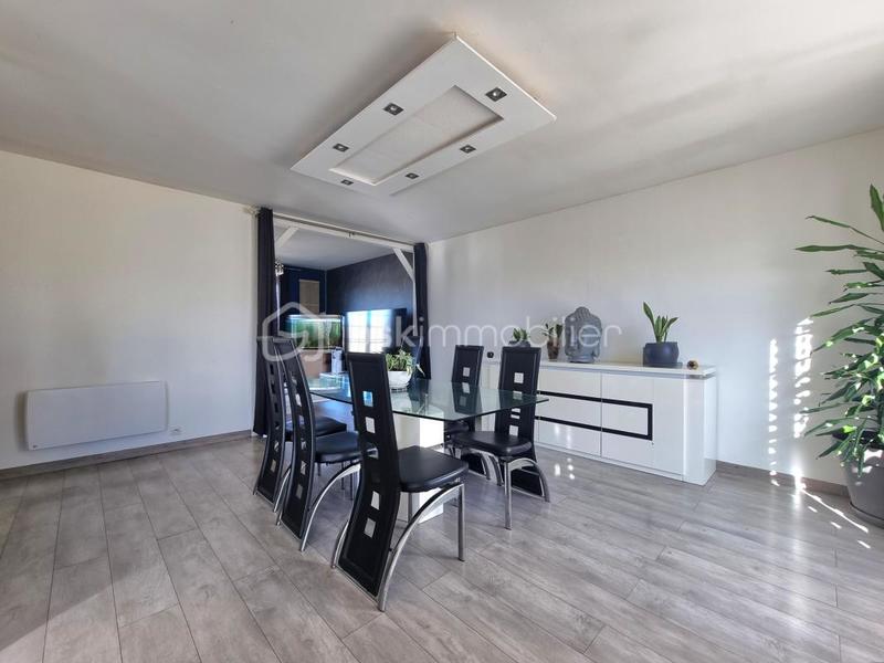 Maison traditionnelle - 138 m² - 6 pièces