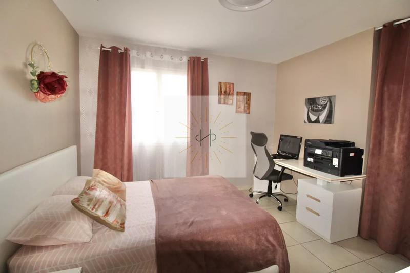 Maison - 228 m² - 9 pièces