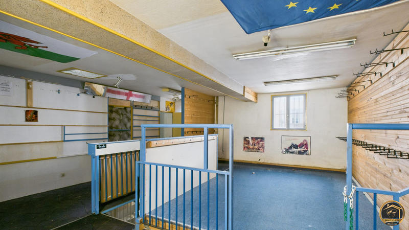 Local commercial - 278 m² - 13 pièces