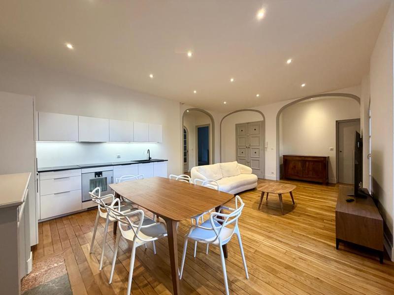 Appartement - 99 m² - 3 pièces