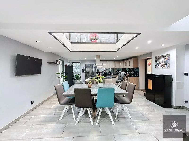 Maison - 195 m² - 6 pièces