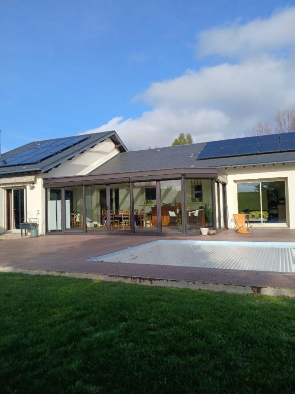 Maison - 221 m² - 10 pièces