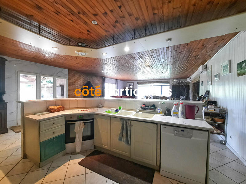 Maison - 255 m² - 8 pièces