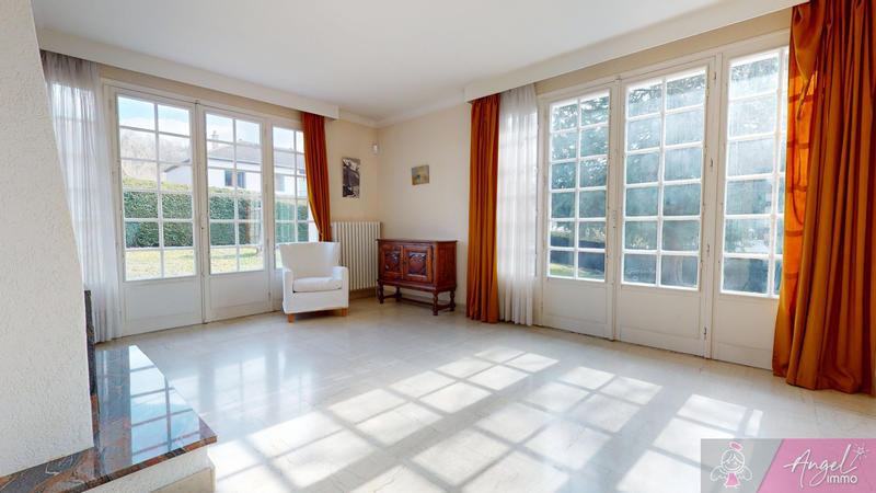 Maison - 188 m² - 8 pièces