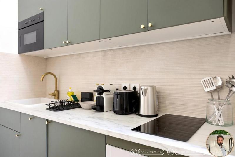 Appartement - 100 m² - 9 pièces