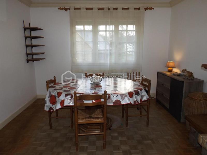 Maison traditionnelle - 91 m² - 7 pièces