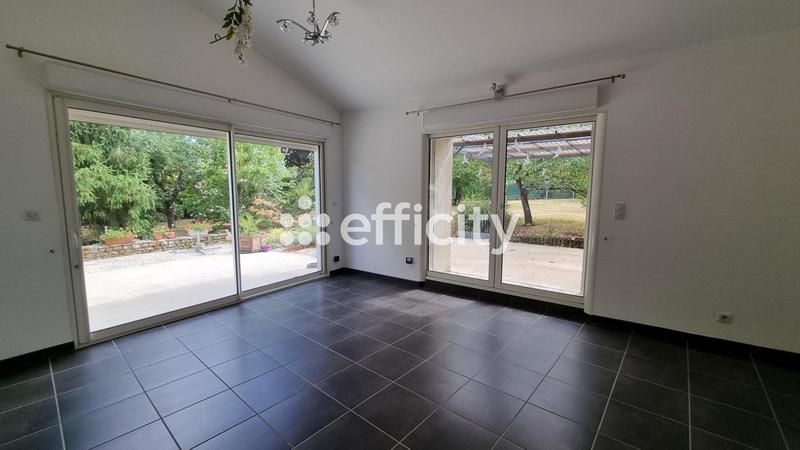 Maison - 235 m² - 8 pièces