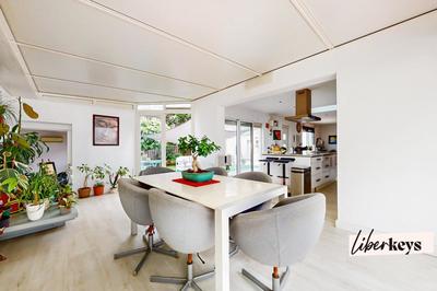 Maison - 180 m² - 5 pièces