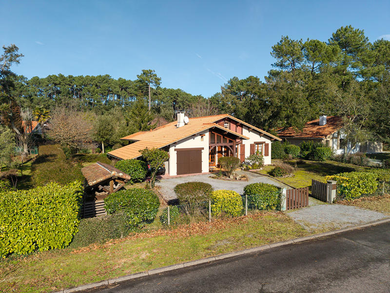 Maison - 96 m² - 4 pièces