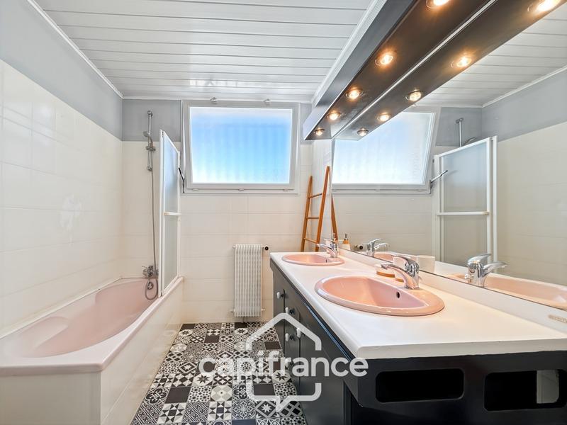 Maison - 177 m² - 6 pièces