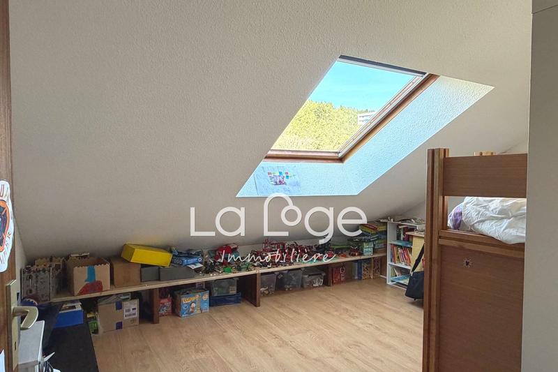 Appartement - 80 m² - 4 pièces