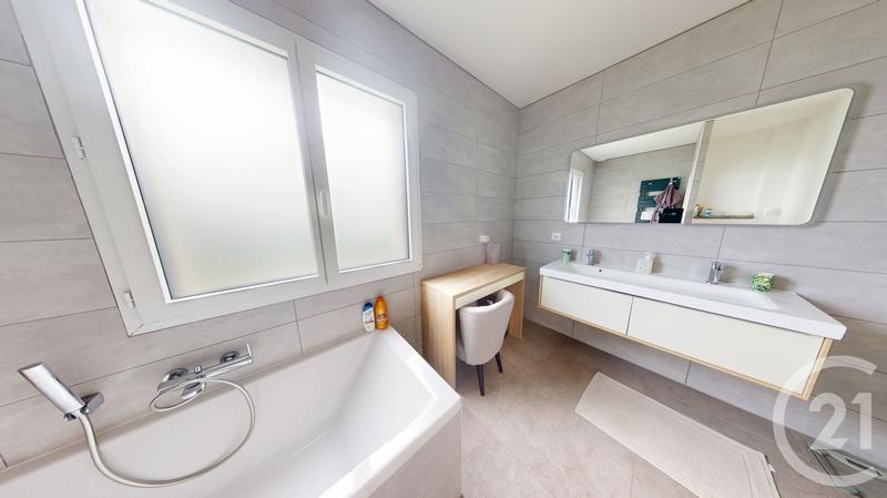 Maison - 128 m² - 5 pièces