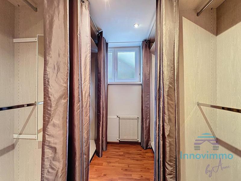 Villa - 216 m² - 8 pièces