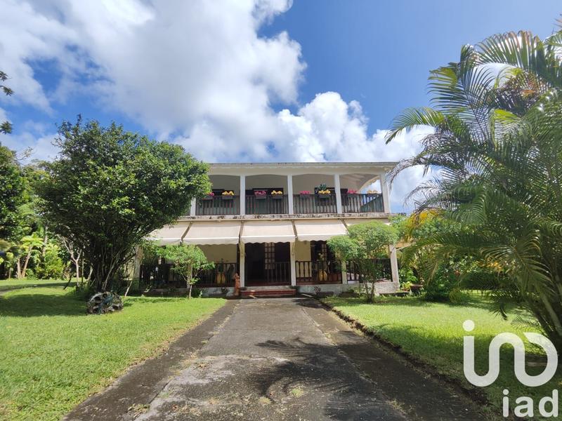 Maison - 241 m² - 8 pièces