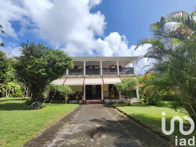 Maison - 241 m² - 8 pièces