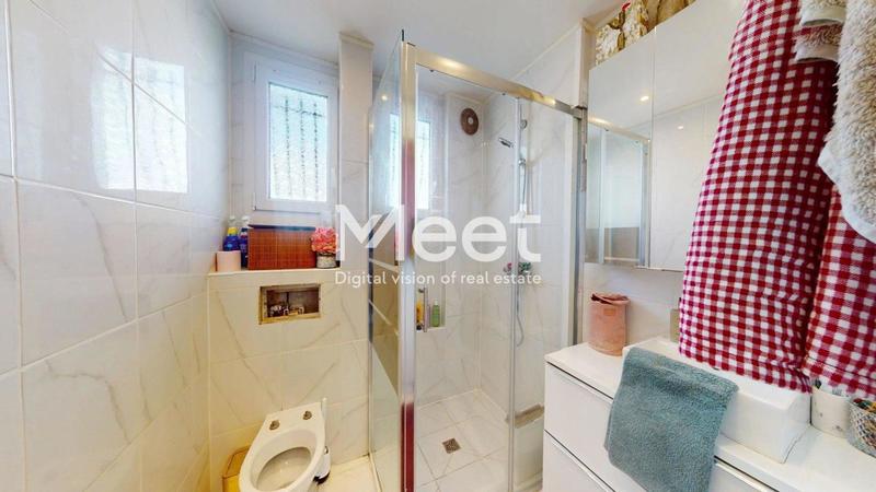 Maison - 210 m² - 8 pièces