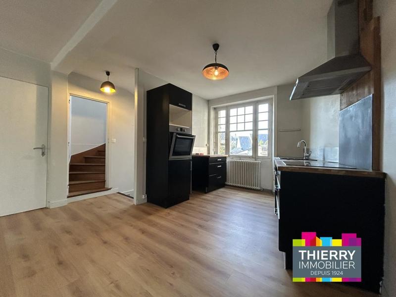 Maison - 102 m² - 4 pièces