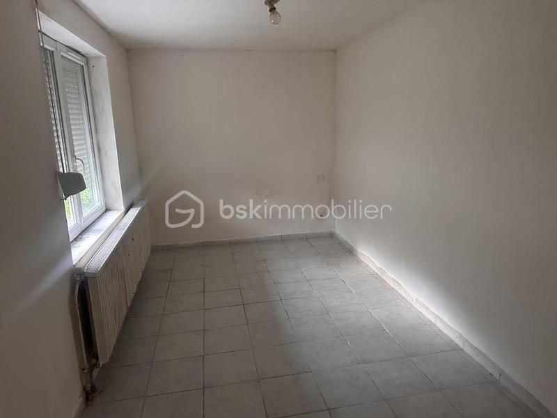 Maison - 180 m² - 9 pièces