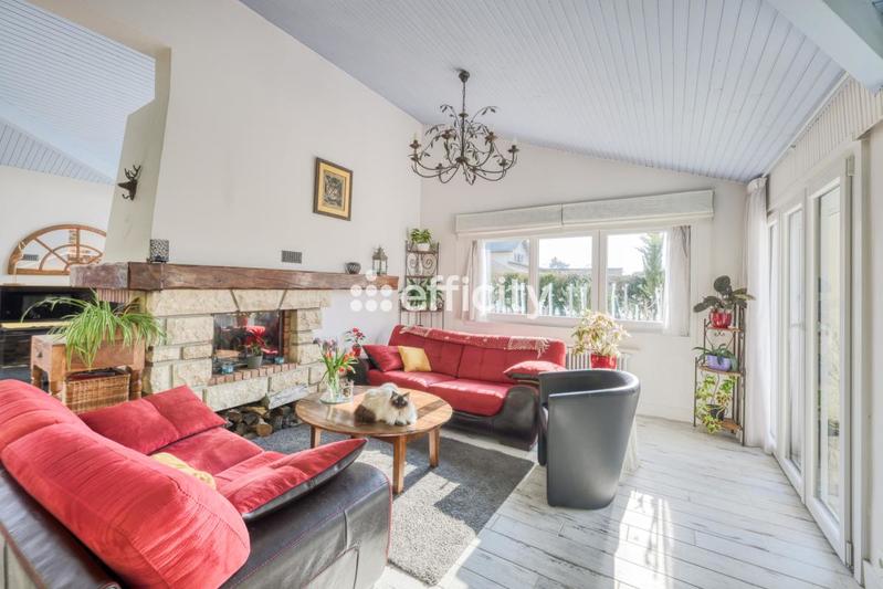 Maison - 171 m² - 7 pièces