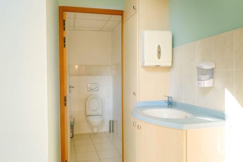 Local commercial - 978 m²