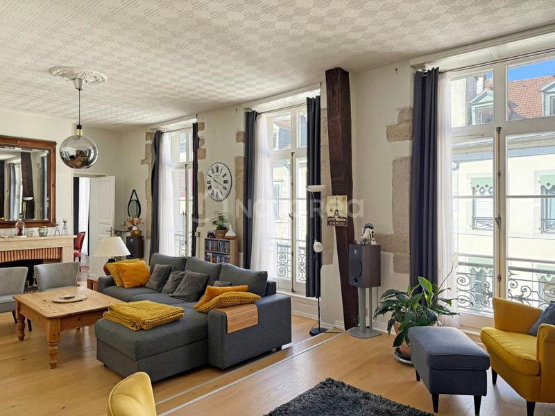 Duplex - 189 m² - 6 pièces