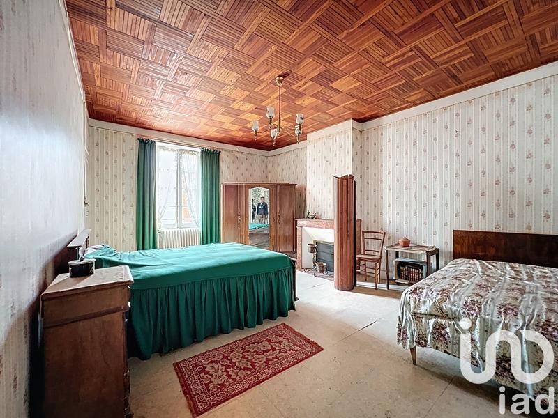 Maison - 228 m² - 19 pièces