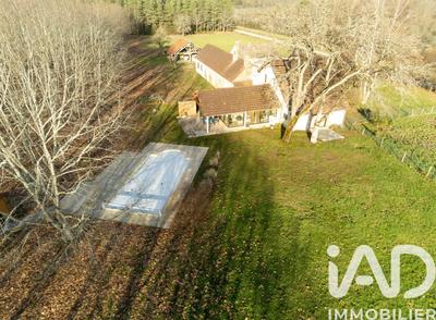 Maison - 349 m² - 15 pièces