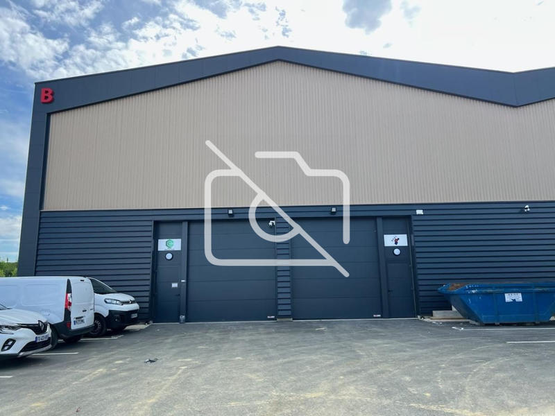 Entrepôt - 1 270 m²