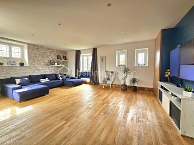 Demeure - 225 m² - 9 pièces