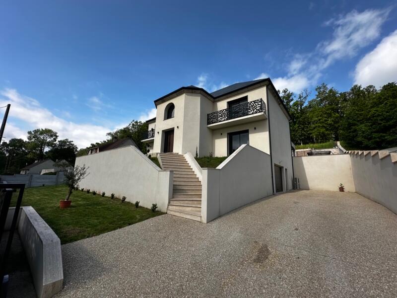 Demeure - 315 m² - 8 pièces