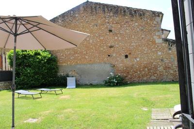 Demeure - 263 m² - 9 pièces