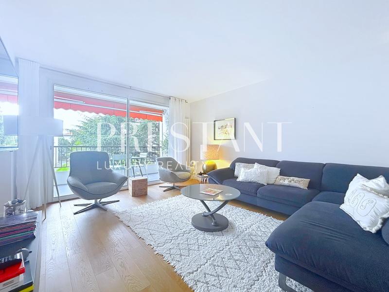 Appartement - 99 m² - 4 pièces