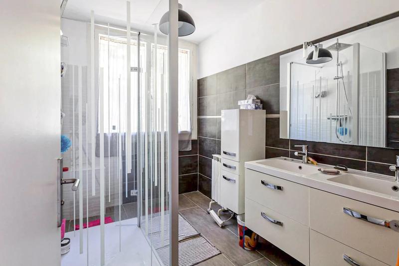 Villa - 260 m² - 8 pièces