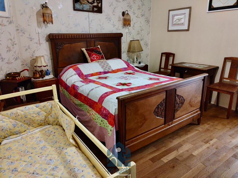 Maison - 250 m² - 13 pièces