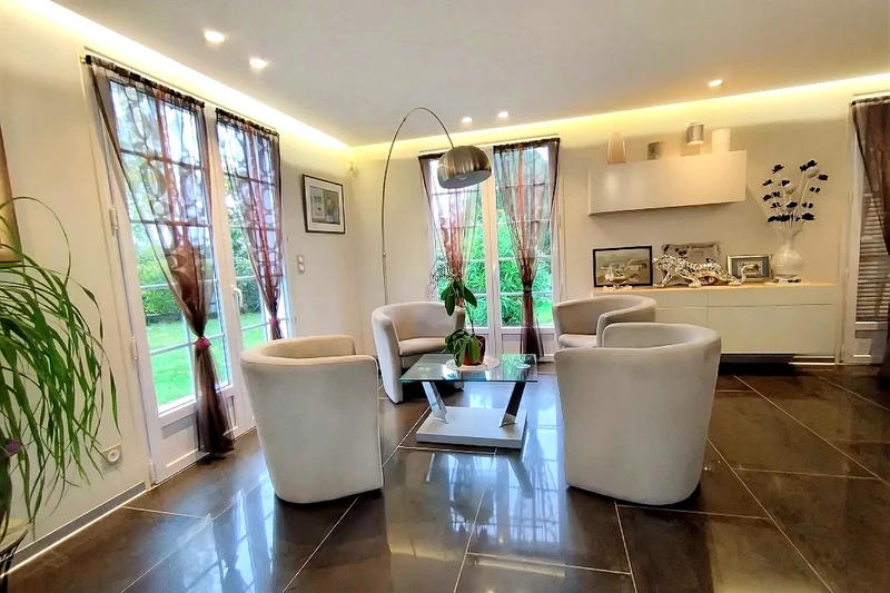 Propriété - 165 m² - 6 pièces