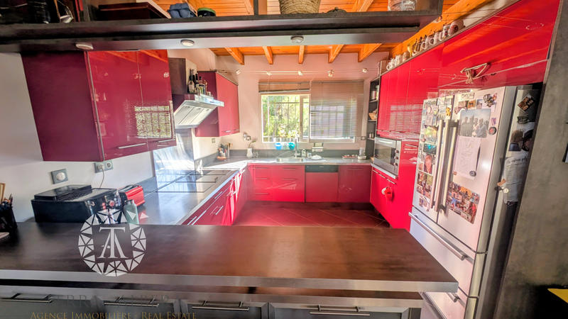 Villa - 354 m² - 11 pièces