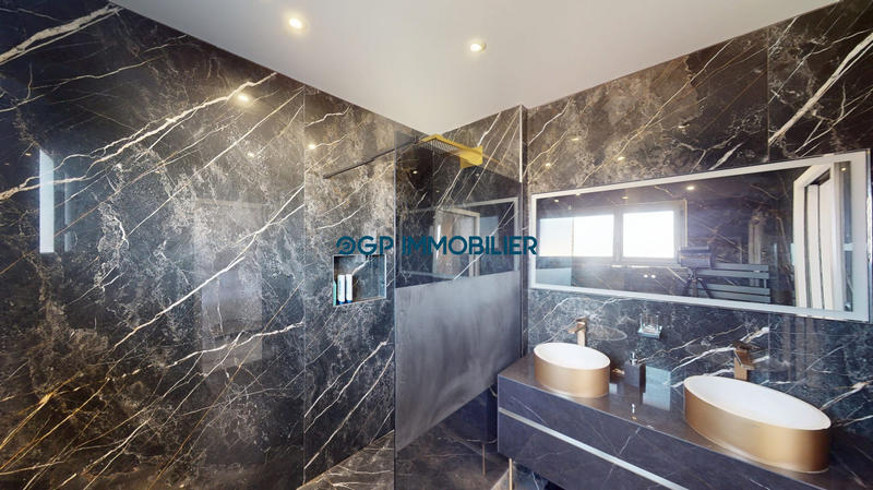 Maison contemporaine - 179 m² - 6 pièces