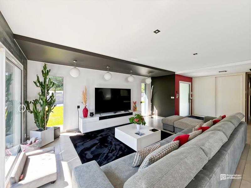 Maison - 180 m² - 6 pièces