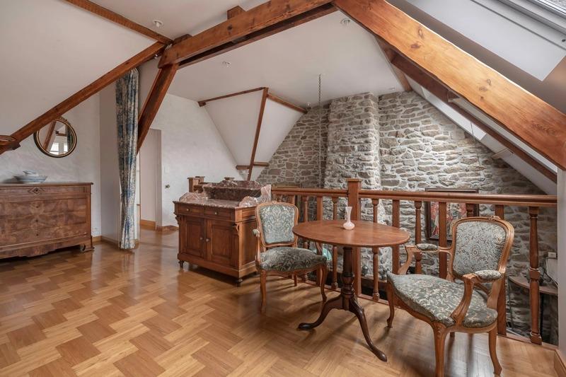 Maison - 366 m² - 14 pièces