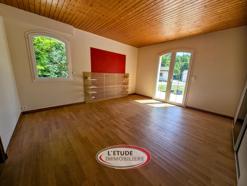 Maison - 230 m² - 6 pièces