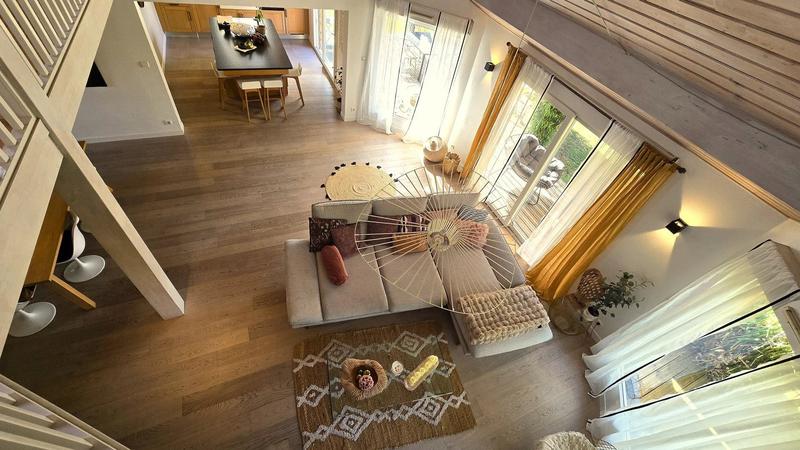 Maison - 219 m² - 7 pièces