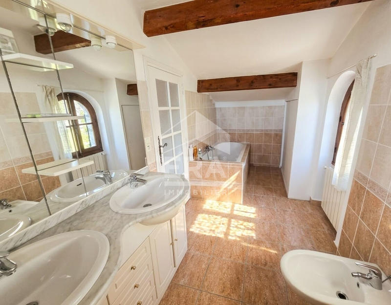 Villa - 169 m² - 5 pièces