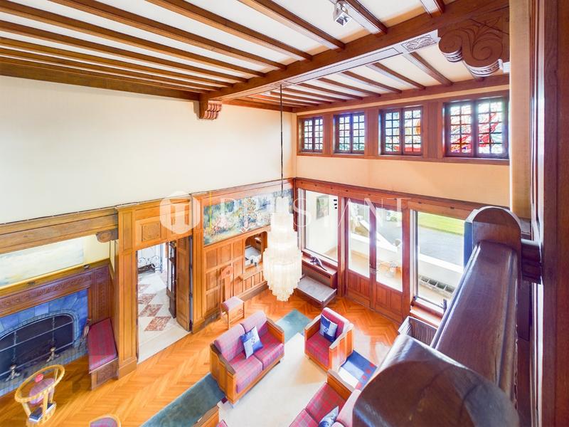 Maison - 550 m² - 12 pièces