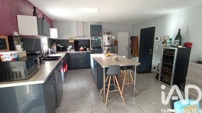 Maison - 124 m² - 8 pièces