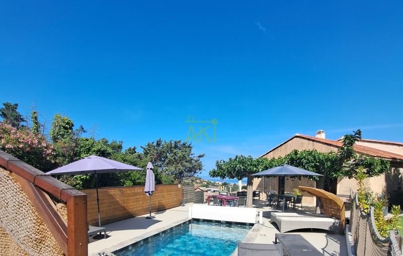 Maison traditionnelle - 266 m² - 11 pièces