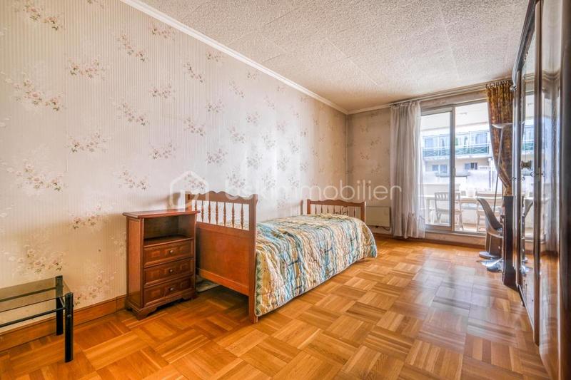 Appartement - 99 m² - 4 pièces